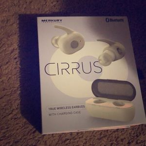 Wireless Bluetooth earbuds